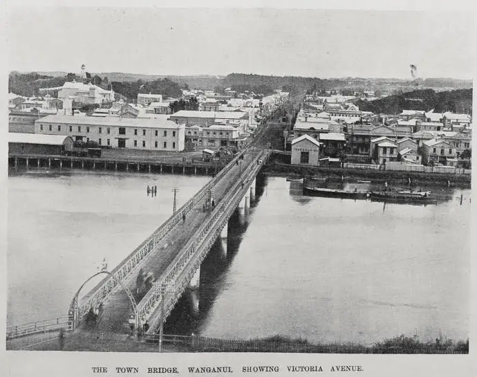 The Town Bridge, Wanganui, showing Victoria Avenue