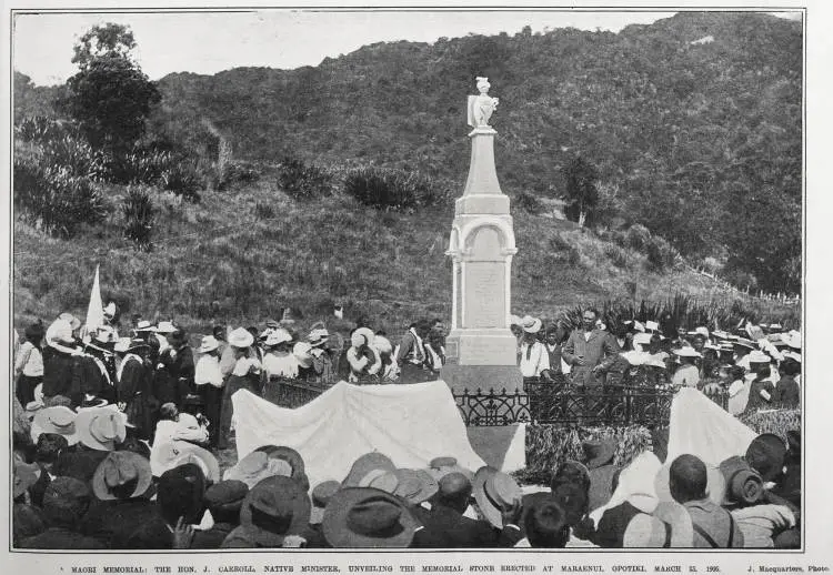 Maori Memorial: the unveiling of a memorial at Maraenui