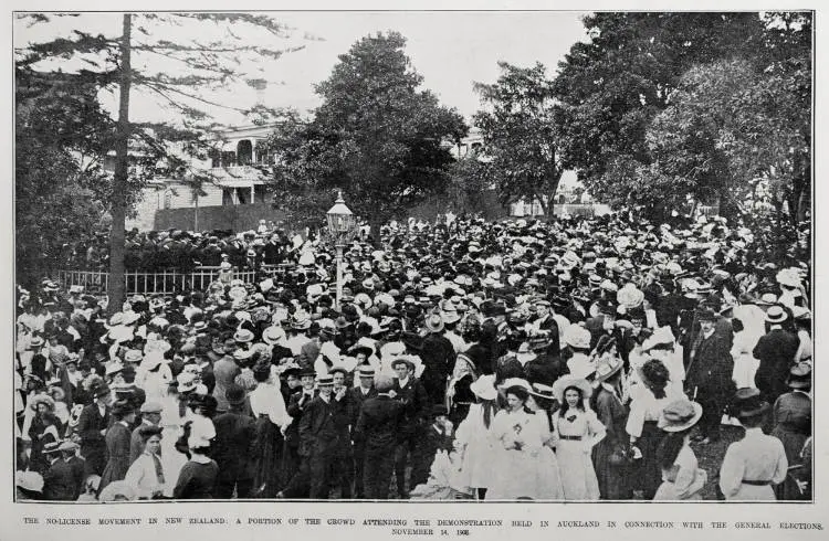 THE NO-LICENSE MOVEMENT IN NEW ZEALAND: A PORTION OF THE CROWD ATTENDING THE DEMONSTRATION HELD IN AUCKLAND IN CONNECTION WITH THE GENERAL ELECTIONS, NOVEMBER 14, 1908