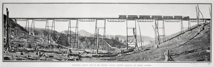 MANGAWEKA VIADUCT: ONE OF THE IMPOSING VIADUCTS BETWEEN OHAKUNE AND MARTON JUNCTION