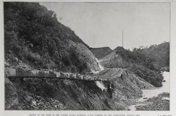 EFFECTS OF THE FLOOD IN THE THAMES VALLEY, AUCKLAND: A BAD WASHOUT ON THE PAEROA-WAIHI RAILWAY LINE