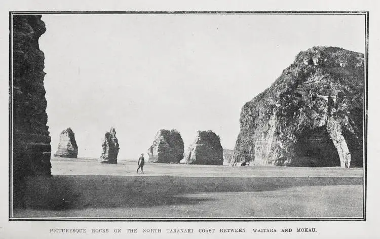 Picturesque rocks on the North Taranaki coast between Waitara and Mokau