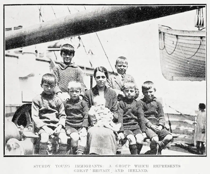 Immigrants from England and Ireland arriving in Auckland on the S.S. Suffolk