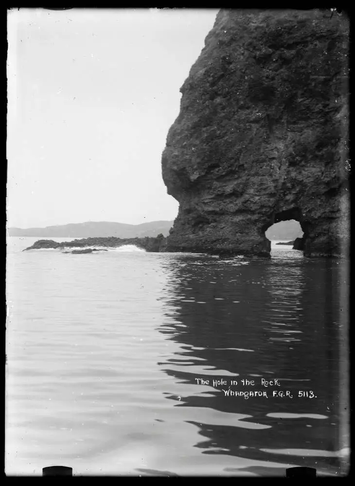 The Hole in the Rock, Whangaroa
