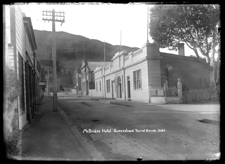McBride's Hotel, Queenstown