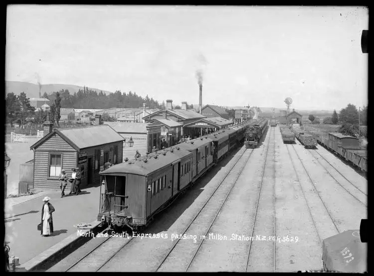 North and South Expresses passing in Milton Station