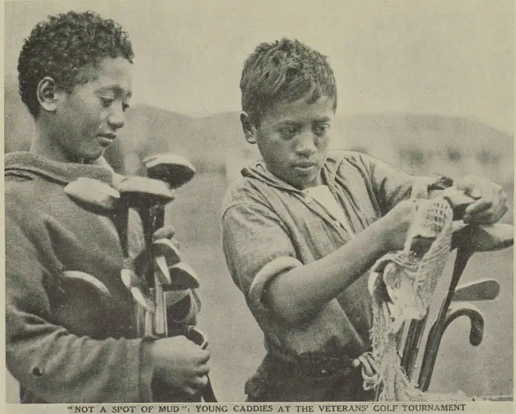 Rotorua's Māori children photographed in happy mood