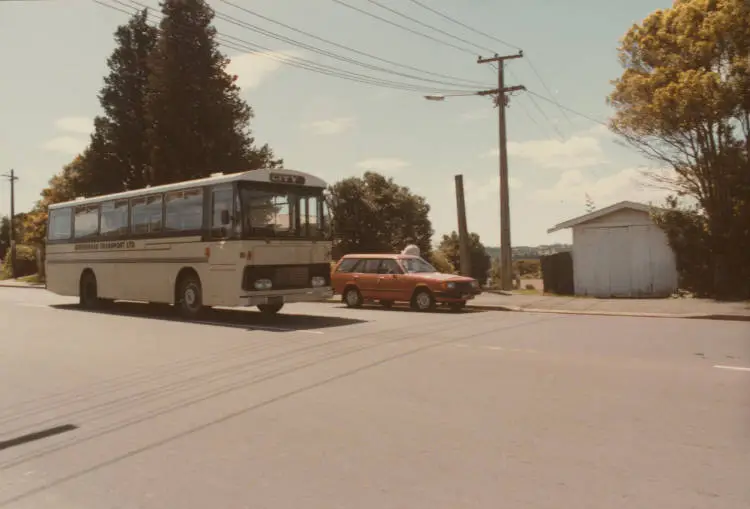 Birkenhead Transport Ltd. bus in Mokoia Road.
