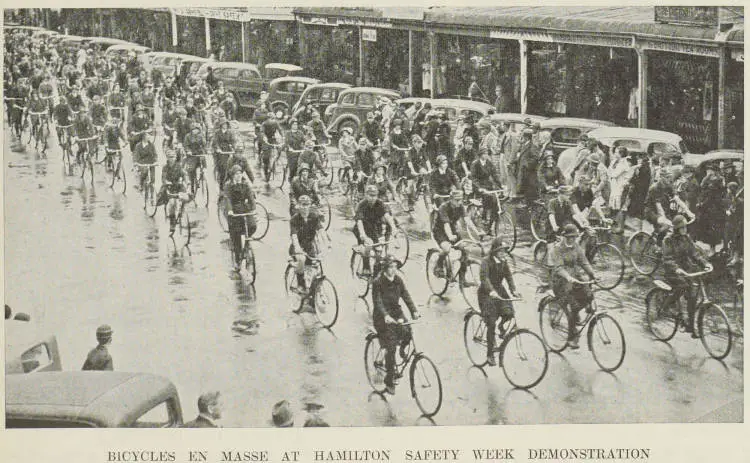 Bicycles en masse at Hamilton Safety Week demonstration