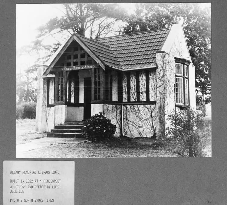 Albany Memorial Library, Main Road, Albany.