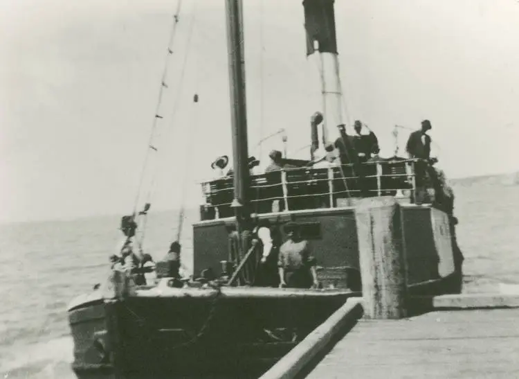 The steamer Kotiki at Deep Creek Wharf, Waiake Beach, Torbay