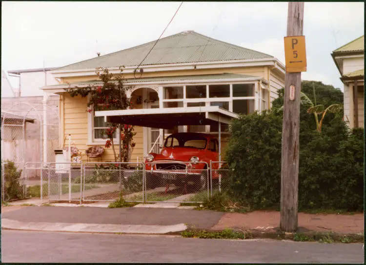 Villa, 26 Anne Street Devonport.