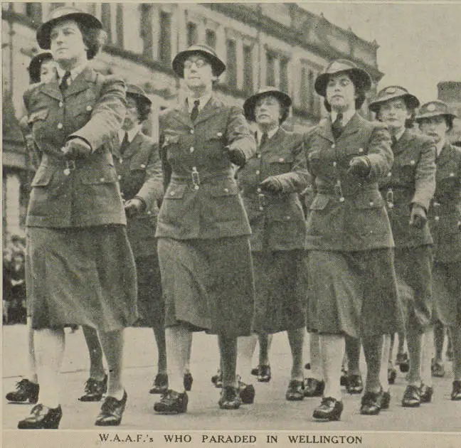 Bonds for bombers' parade in Wellington