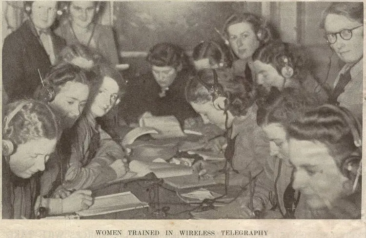 Women trained in wireless telegraphy