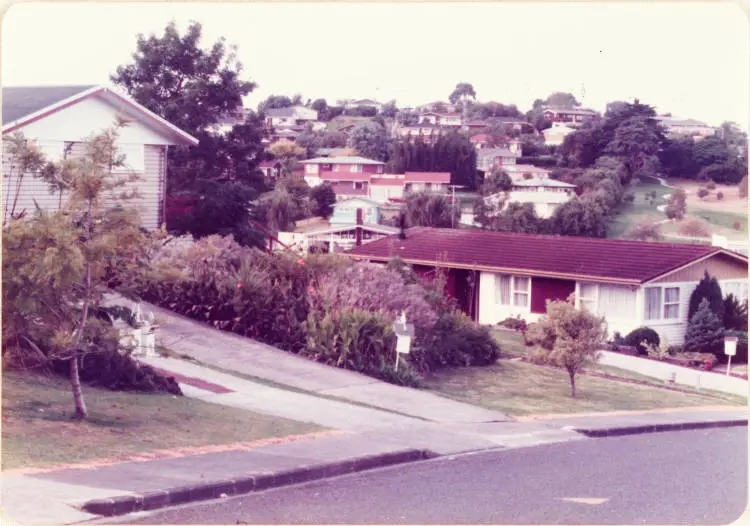 Chequers Avenue, Glenfield, 1982