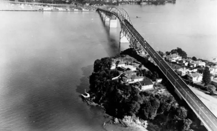 The Bridge across Stokes Point.