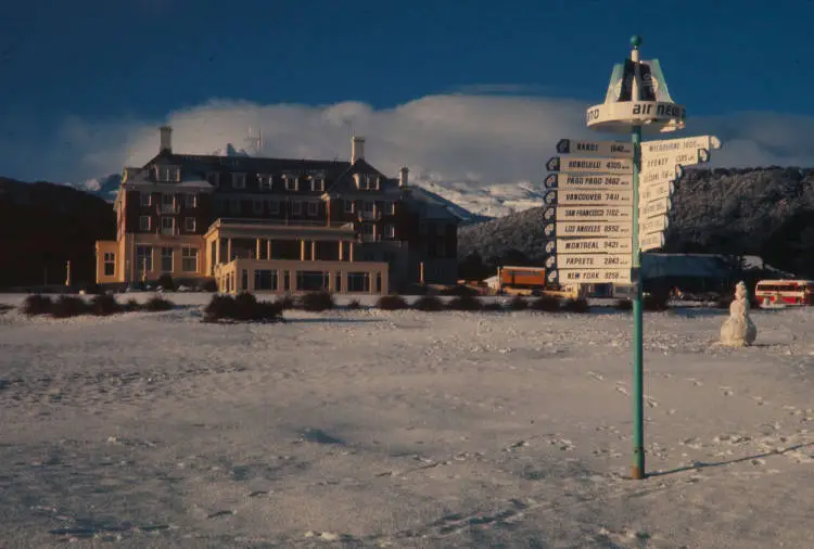 Chateau Tongariro, 1975
