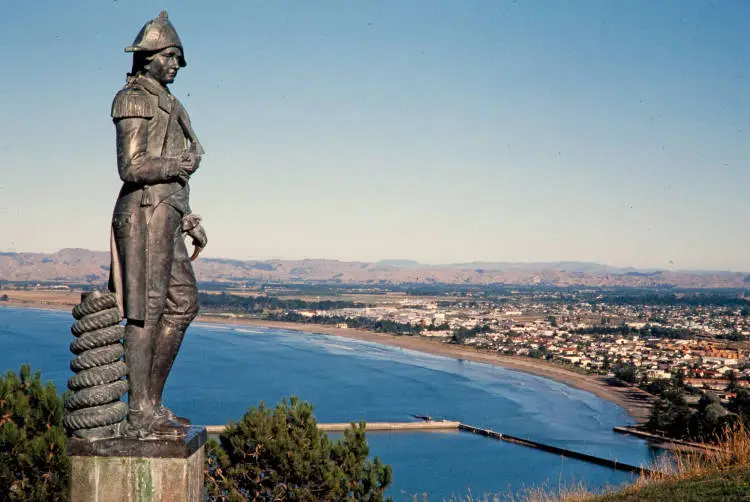 Captain Cook statue on Kaiti Hill, Gisborne