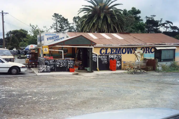 Clemow's Orchard Store, Rosedale Road, Albany.