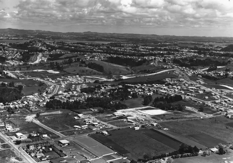 Aerial view of the Hillcrest area, Northcote, 1964