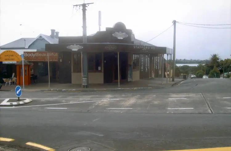 Stafford Road Wine Bar, corner Stafford and Queen Street, Northcote Point.