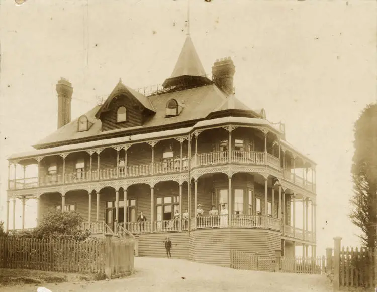 The Lake Hotel, Killarney Street, Takapuna.