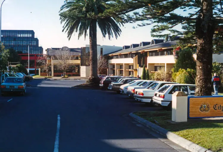 Takapuna City Council building, 6-10 The Strand, Takapuna