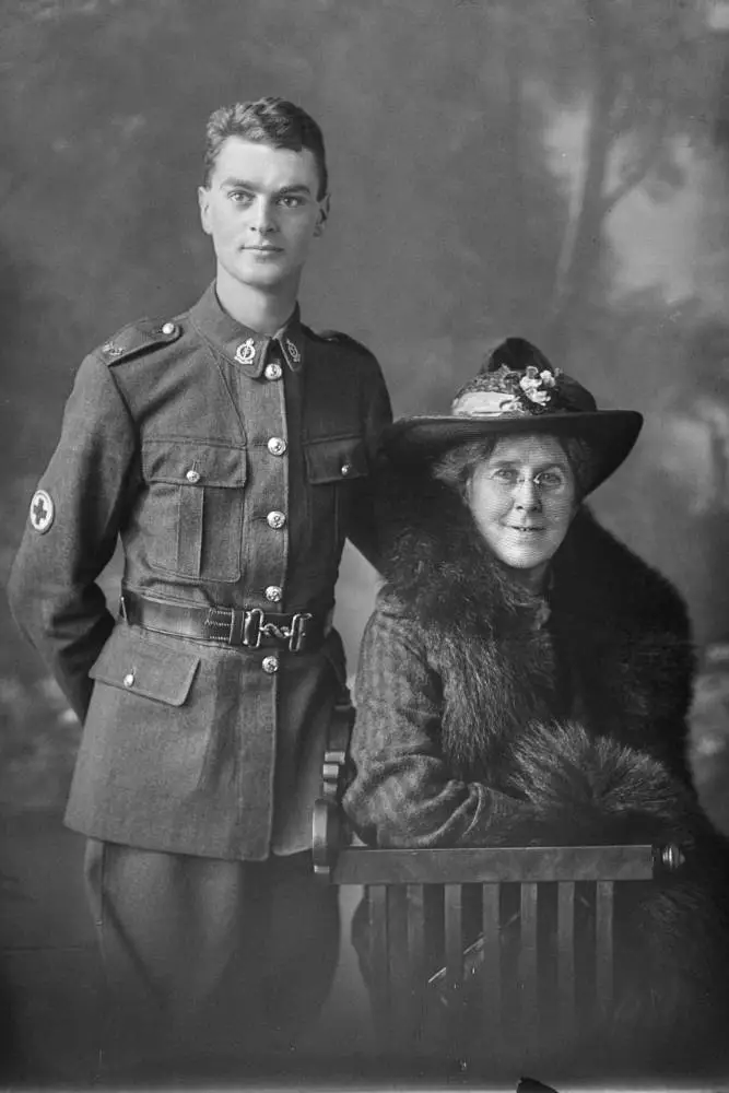 Private Rudolph Baeyertz and a woman, 1917