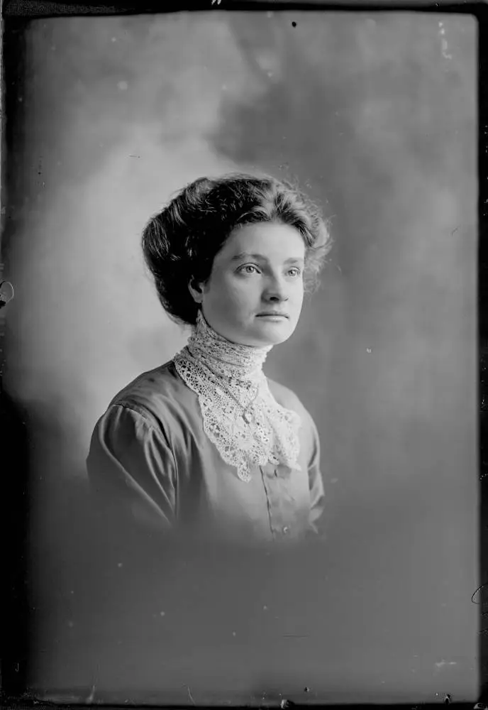 Miss Ross, 1910