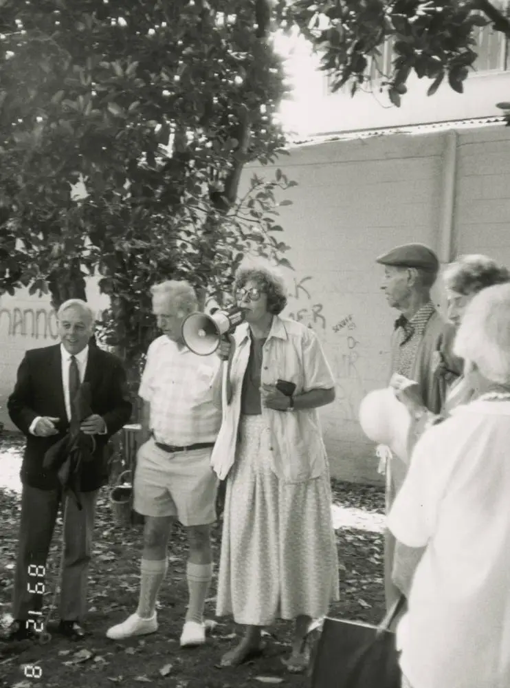 Unveiling of historic plaque commemorating transport in Takapuna.