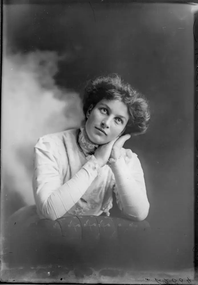 Miss Tanner, 1910