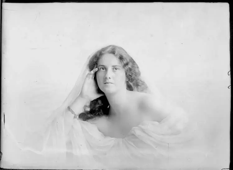 Miss Tingey, 1910