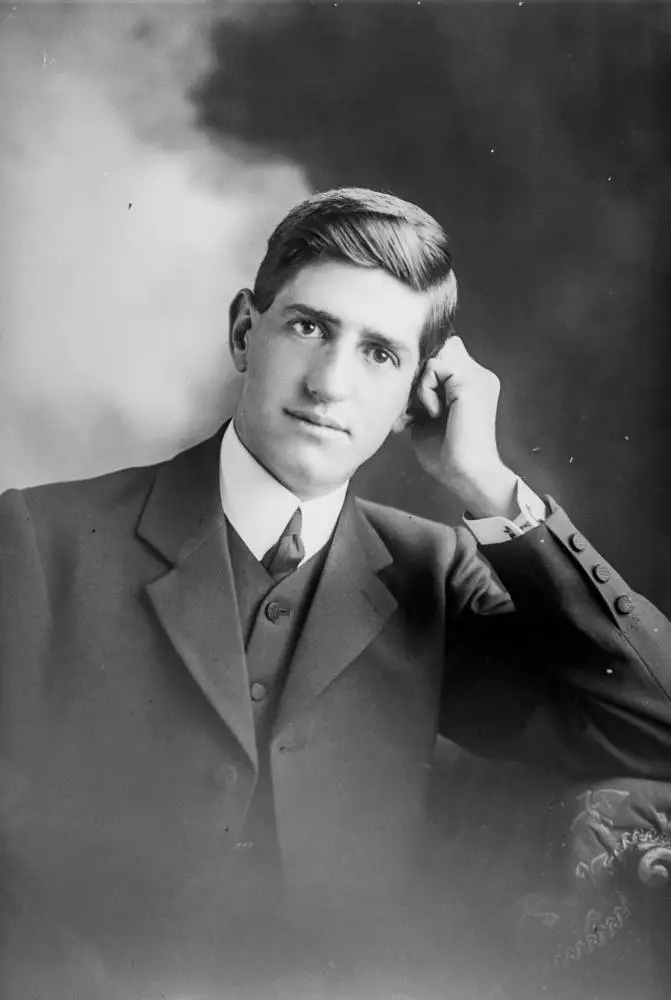 Stanley Clyde Garlick, 1910