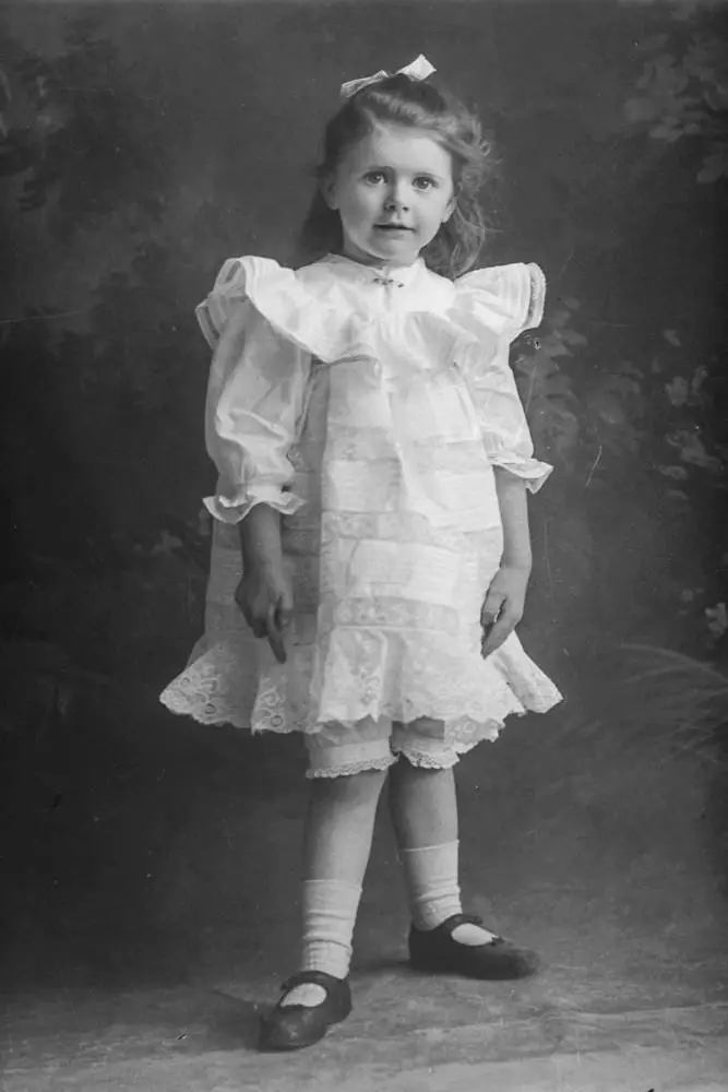 Missie Muriel Schmidt, 1910