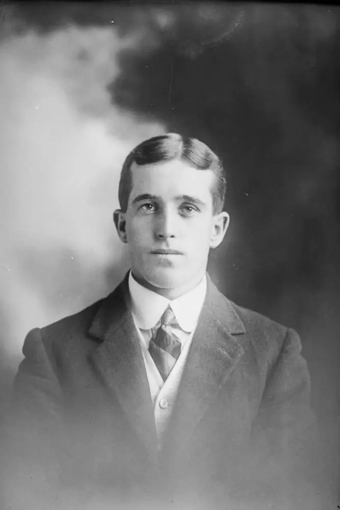Mr B Miller or Millie, 1910