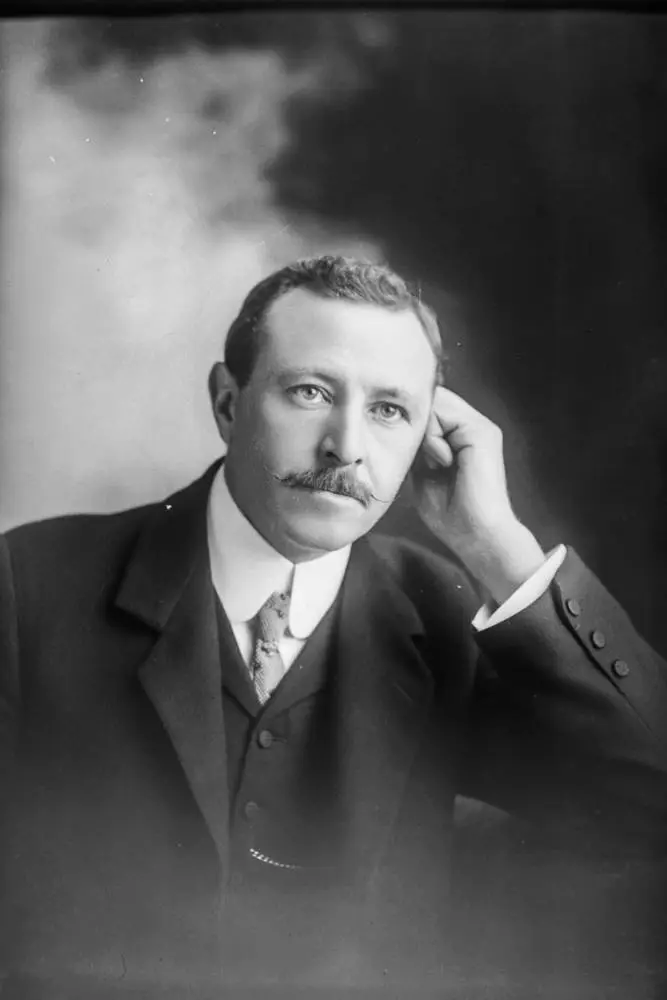Philip Henry Moss Levy, 1910