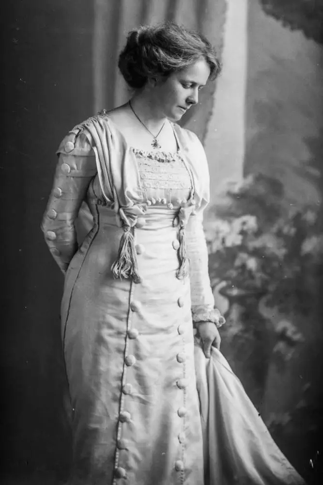 Mrs Birch, 1909