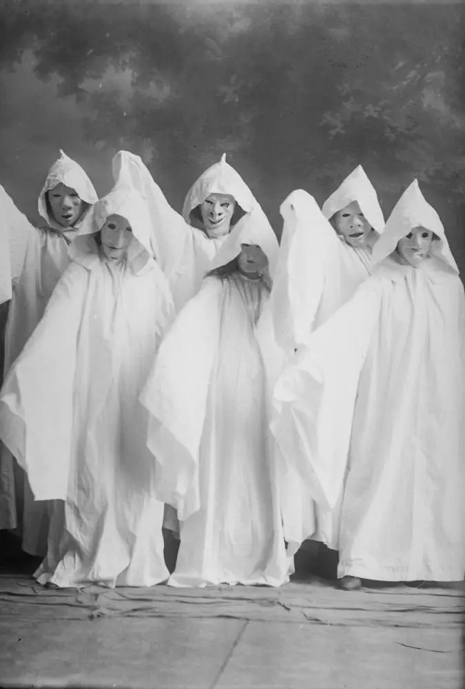 Members of the Sixes and Sevens Opera Company, 1909