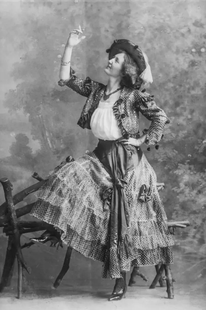 Alice Vaughan of the Sixes and Sevens Opera Company, 1909