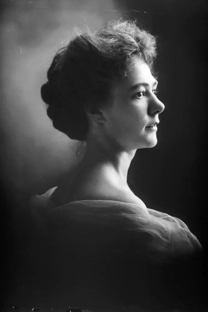 Miss Butcher, 1909