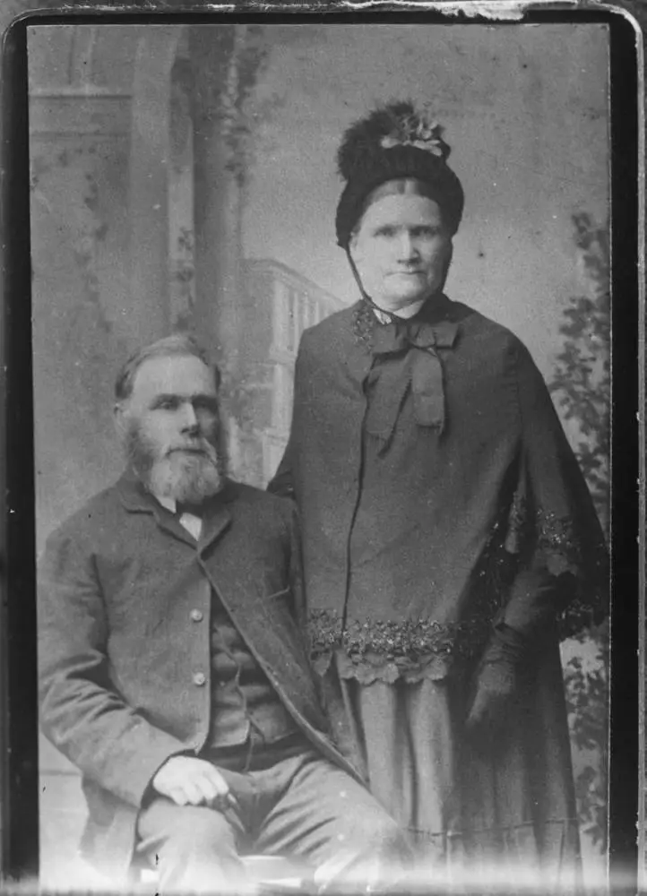 Man and woman, 1909