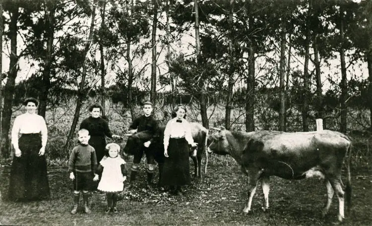 Portrait of an early farming family in Birkdale, North Shore.