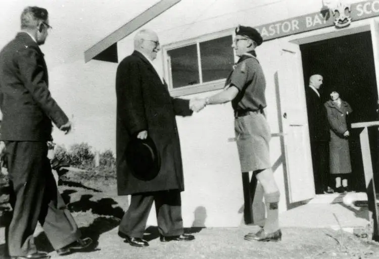 Sir John Allum opens Scout den.