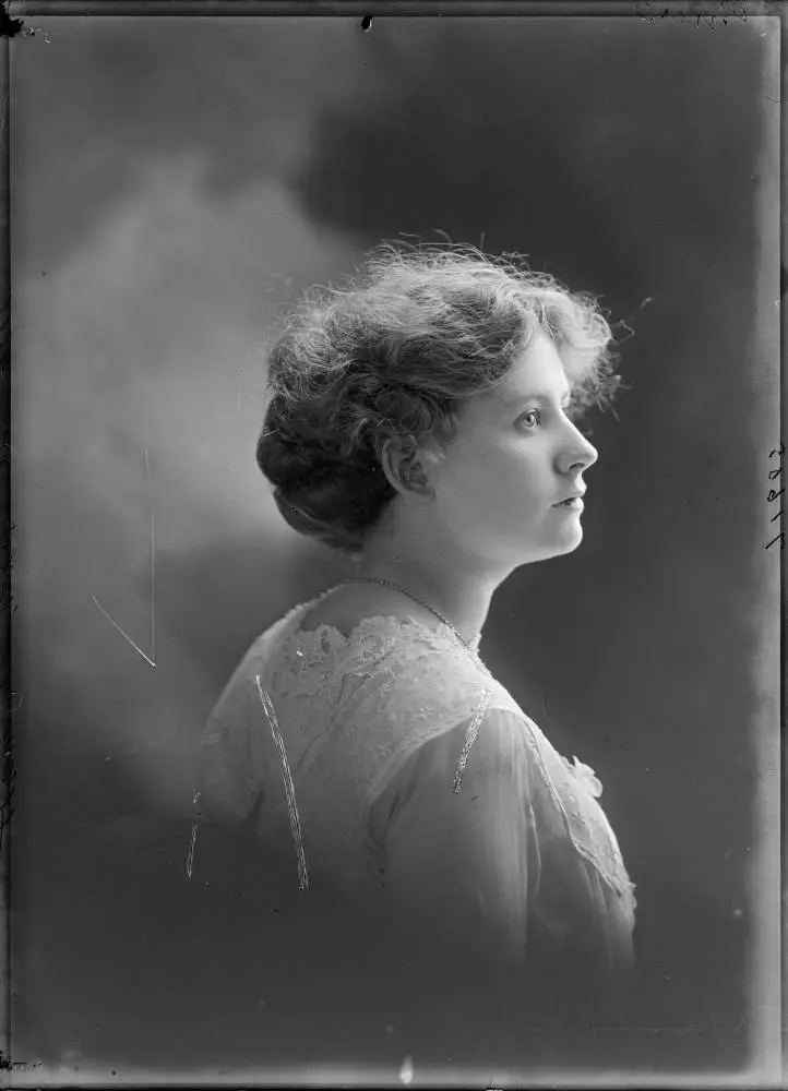 Miss McLeod