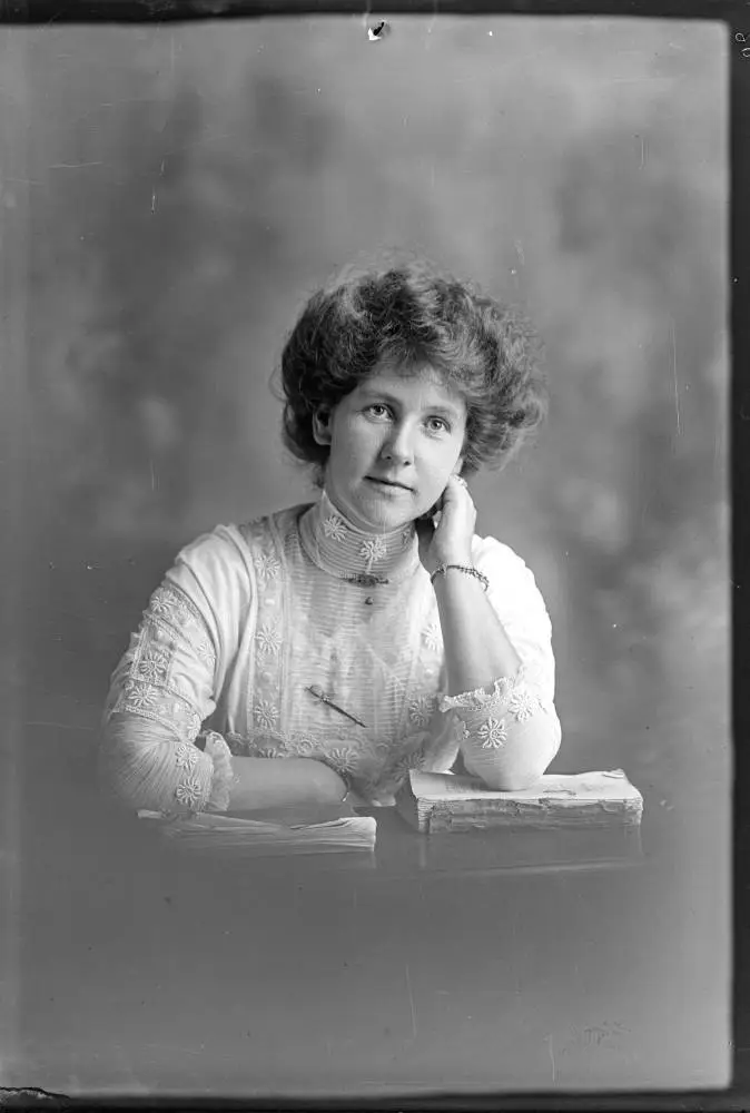 Miss Saunders