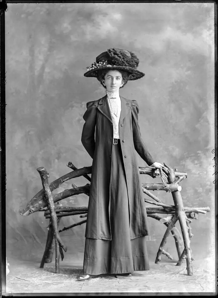 Miss Hunter, 1912