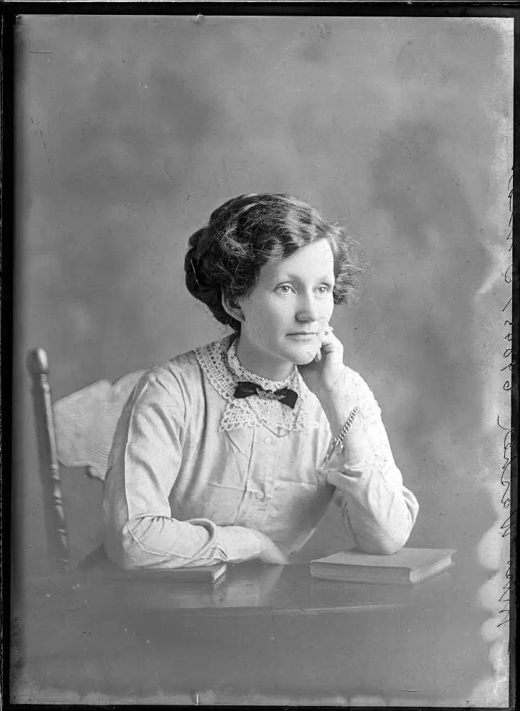 Miss Washer, 1911