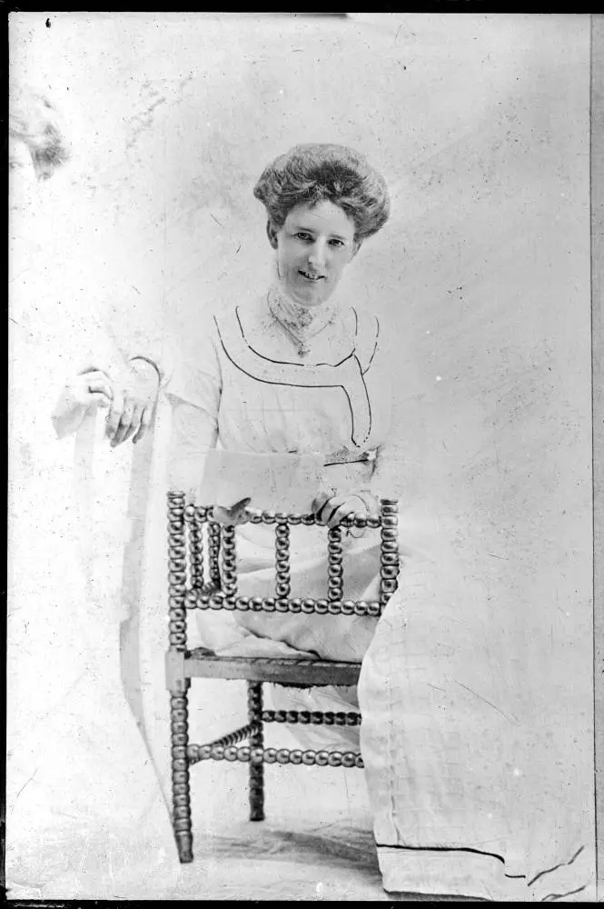 Mrs Price, 1911