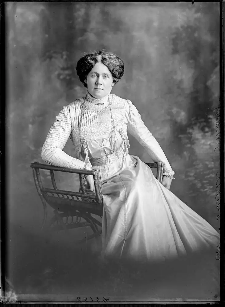 Mrs Peetree, 1911