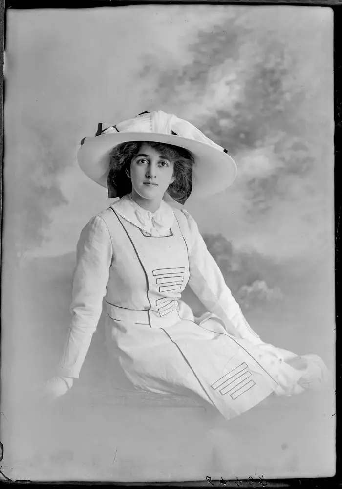 Miss Dickie, 1911